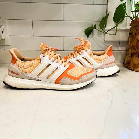 Adidas Ultraboost Good Condition Womens 9.5 - Picture 1 of 8